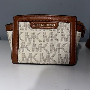 Michael Kors cram and brown pattern bag